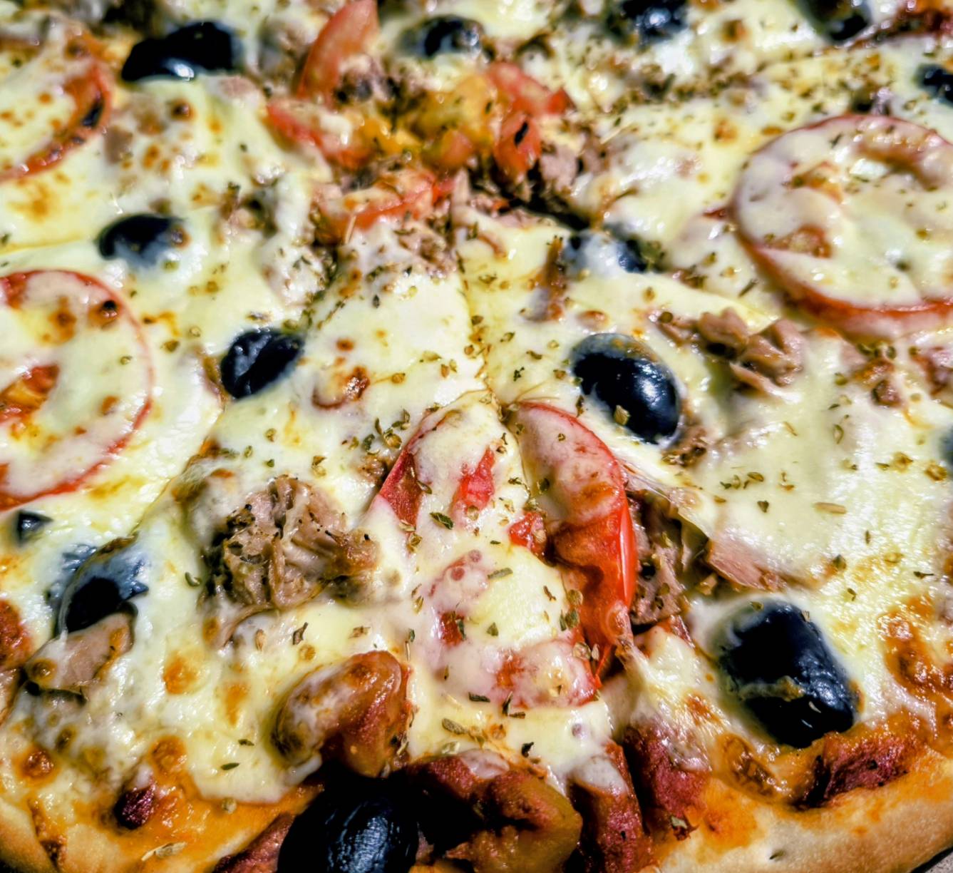Pizza Tonno Oliveto